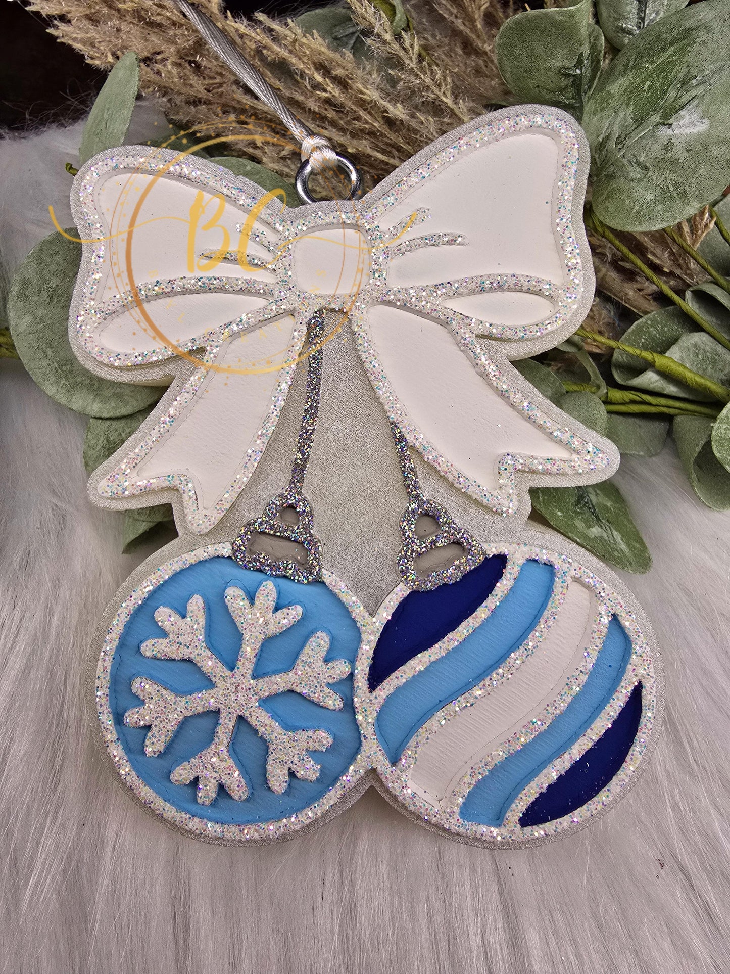 Ornaments with Bow Freshie