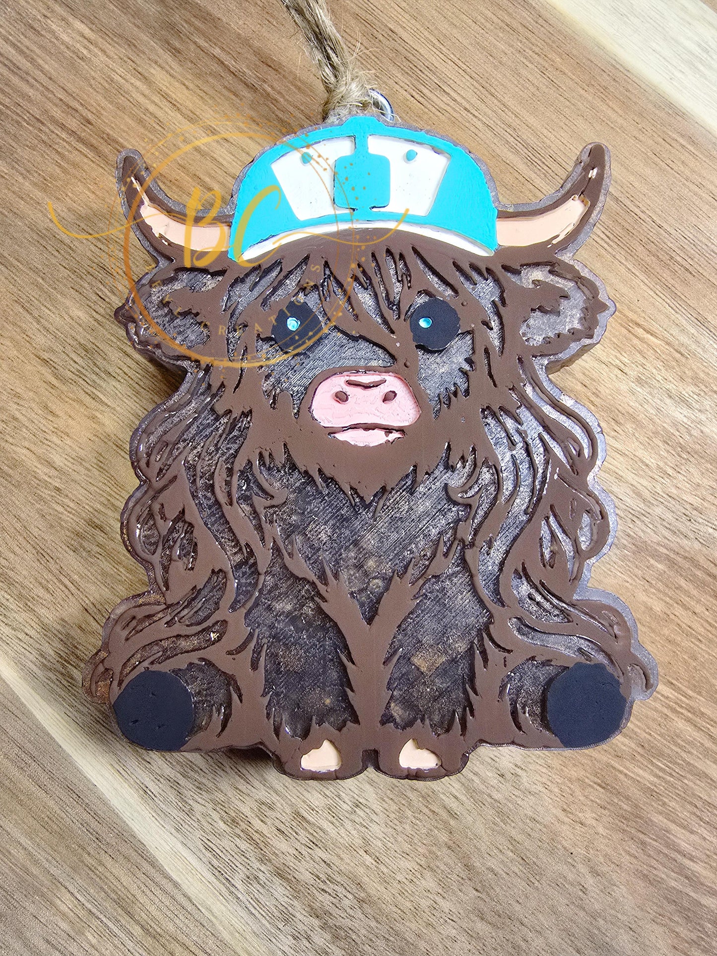 Highland Cow with Hat Freshie